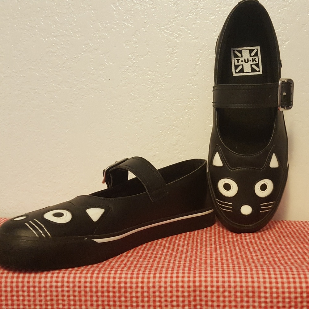 TUK kitty Mary Janes